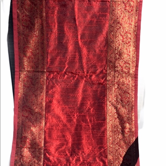 Table runner - Picture 3 of 3